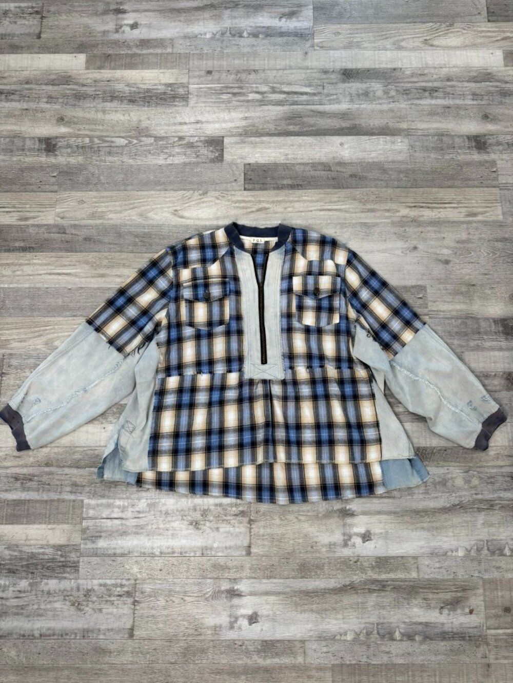 Pol blue flannel denim sleeve boxy 1/2 zip distressed pullover size medium Q2
